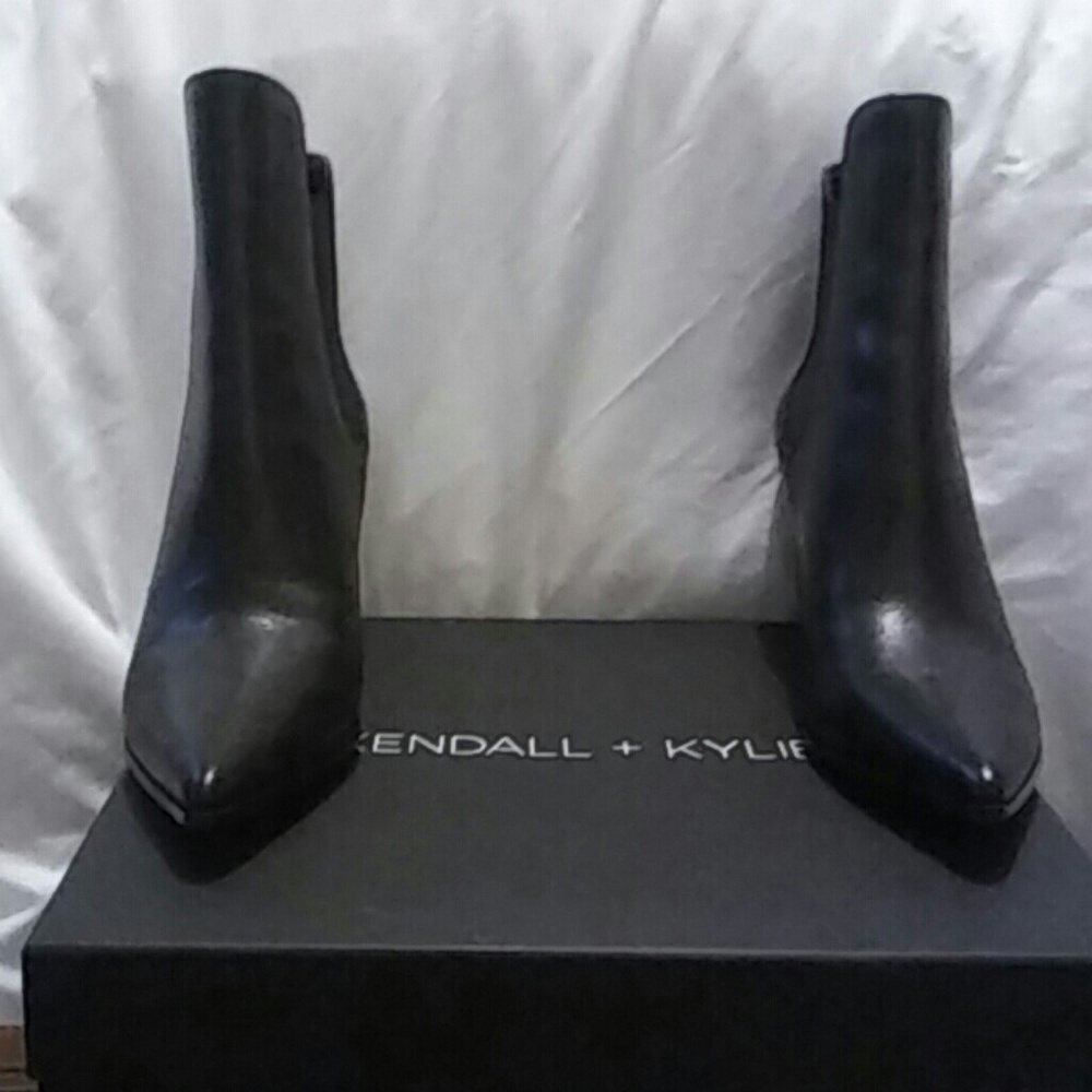 Kendall+Kylie black booties